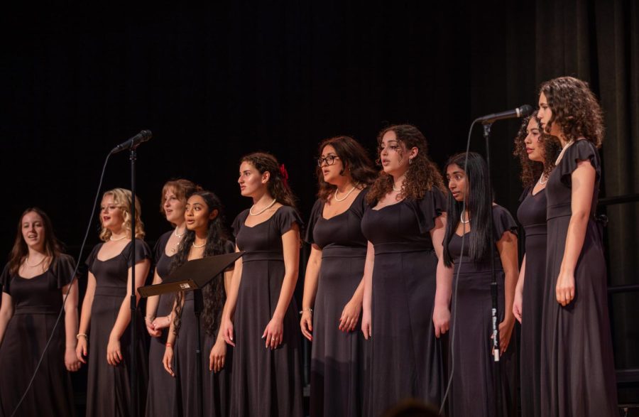 Pascack Valley Choir held its spring concert in PVs auditorium on Thursday night. The B Naturals, Bro Squad, Chamber Choir, and Combined Choir all performed.