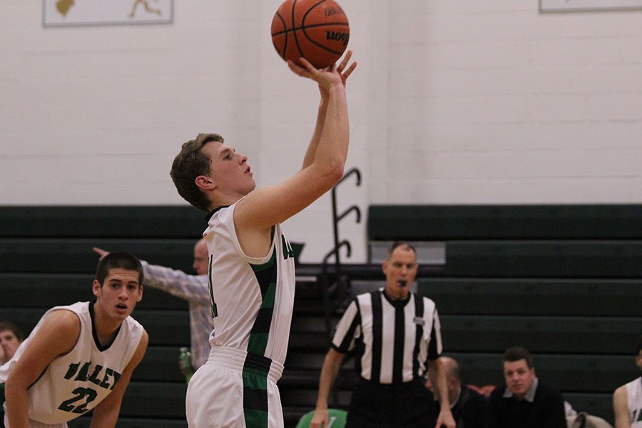 Pascack+Valley+shooting+guard+Matt+Vasel.+The+senior+contributed+31+points+in+PVs+82-75+double-overtime+win+over+DePaul.