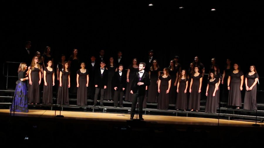 Liam+Sandt+sings+a+solo+while+performing+with+the+Chamber+Choir.