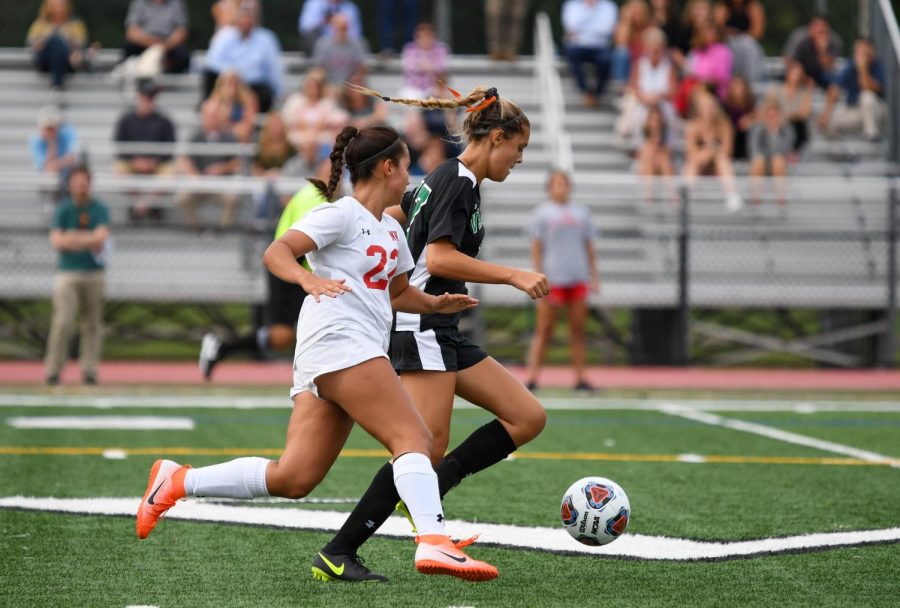 Junior Sydney Ben-yishay runs down the field against Northern Highlands. Pascack Valley defeated Northern Highlands 2-0 for  its season opener.