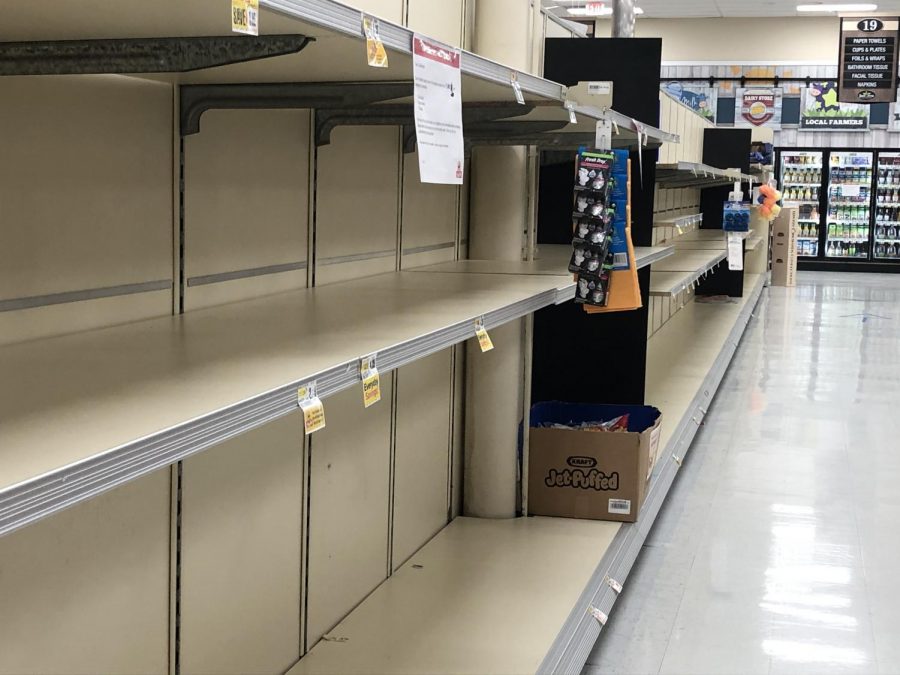 The+ShopRite+of+Hillsdale+is+experiencing+a+shortage+of+paper+products%2C+including+paper+towels+and+toilet+paper.+Juniors+Luke+Palamidis+and+Brenna+Tuffy+continue+to+work+at+grocery+stores+amid+the+coronavirus+pandemic.