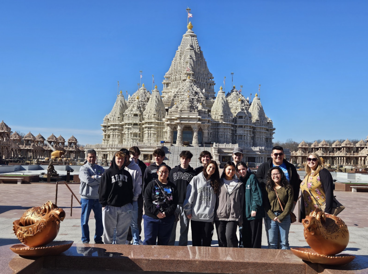 Pascack+Valley+students+visit+the+Swaminarayan+Akshardham+mandir+to+learn+about+Hinduism.+%0A