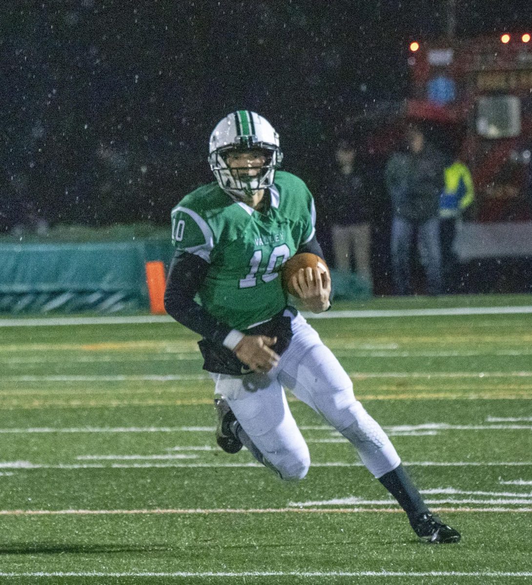 QB Adam Shaw (Jr.) runs down the field in game against the NVOT Golden Knights