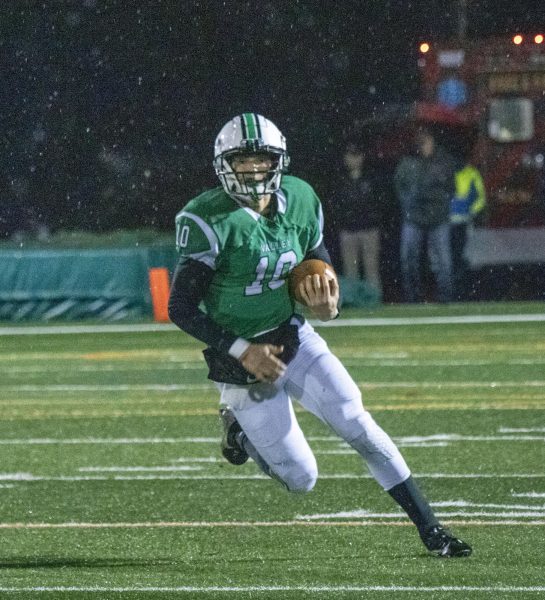 QB Adam Shaw (Jr.) runs down the field in game against the NVOT Golden Knights