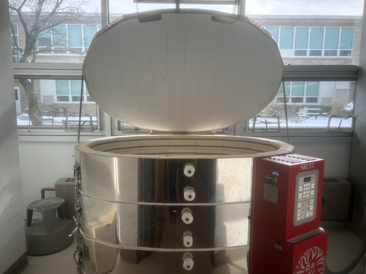 Broken ceramics kiln at Pascack Valley High School, causes classes to adjust to the setback.